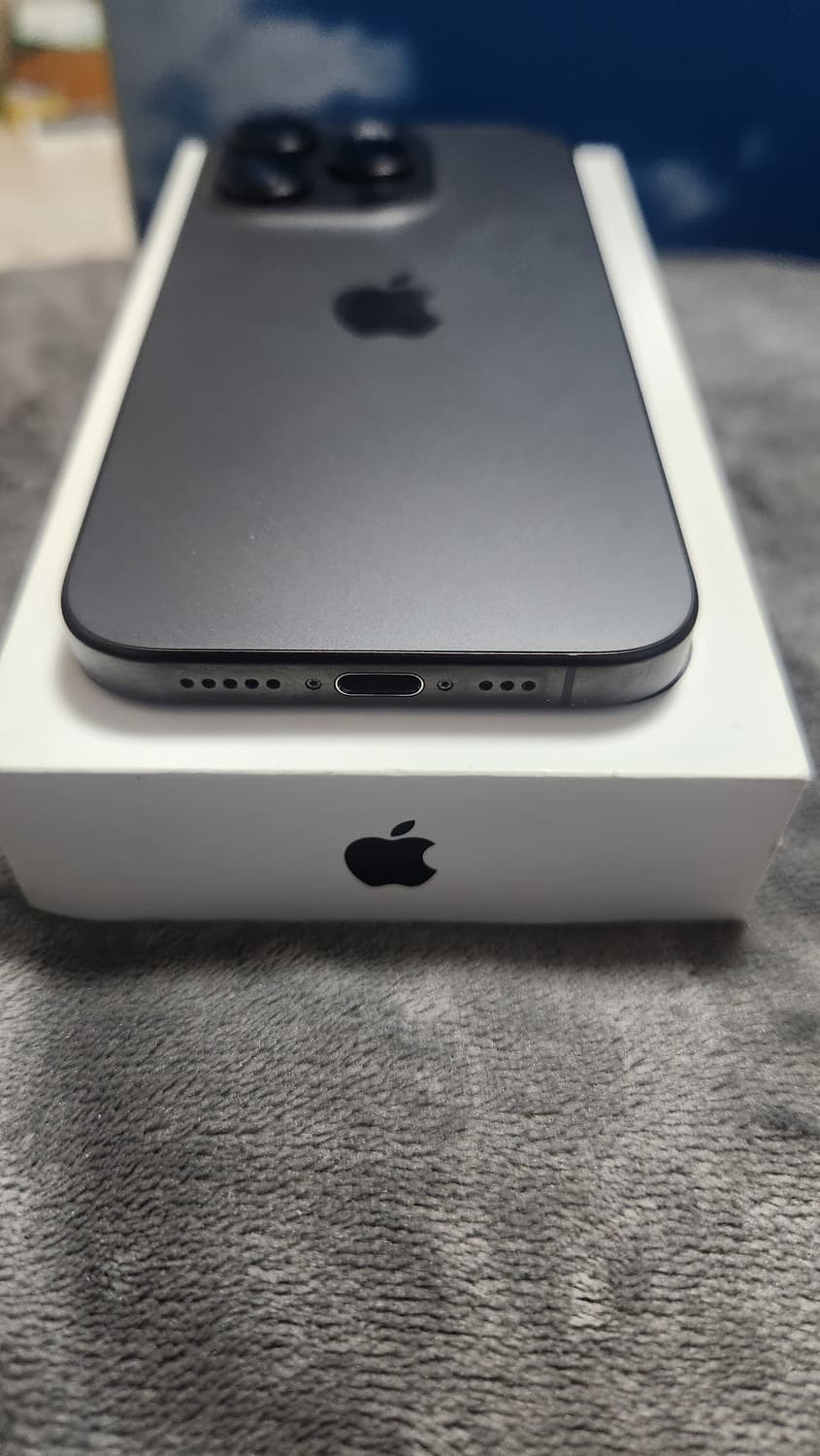 아이폰 15프로 블랙 128기가 상품이미지5