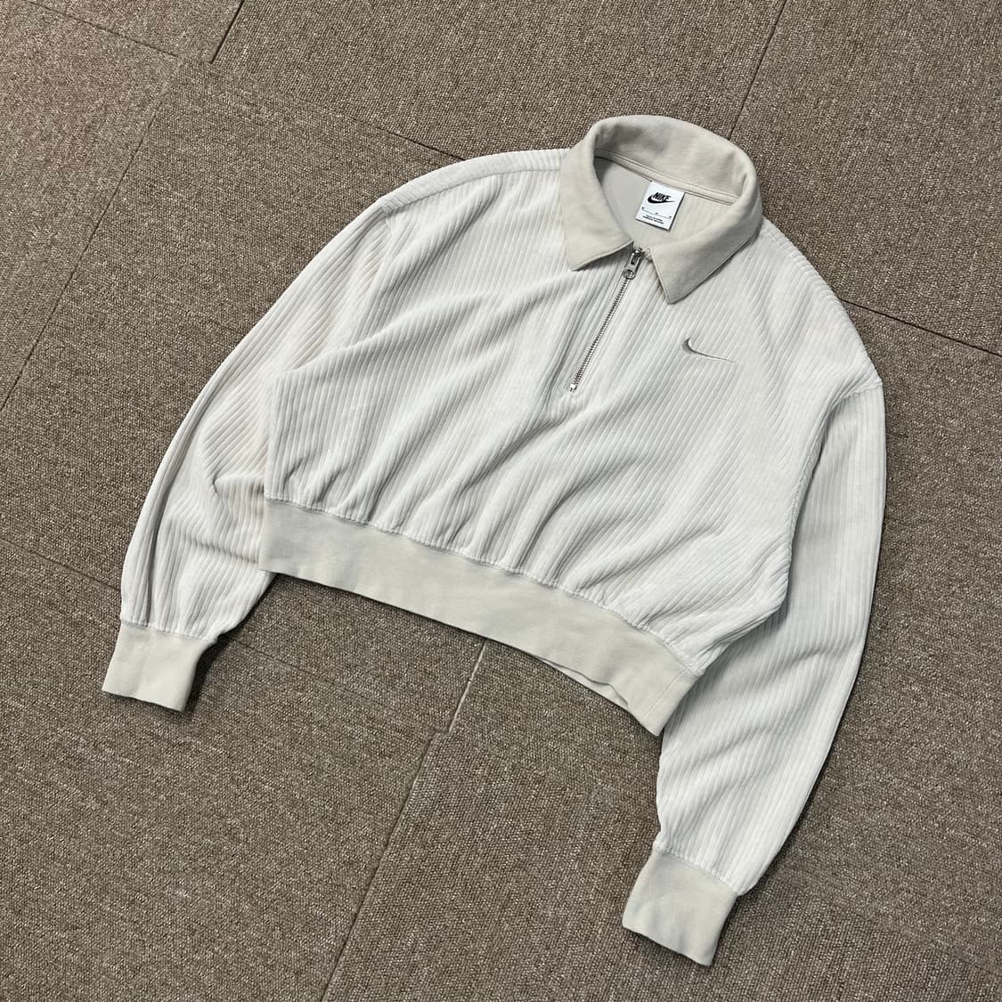 나이키 코듀로이 크롭 반집업 상품이미지1