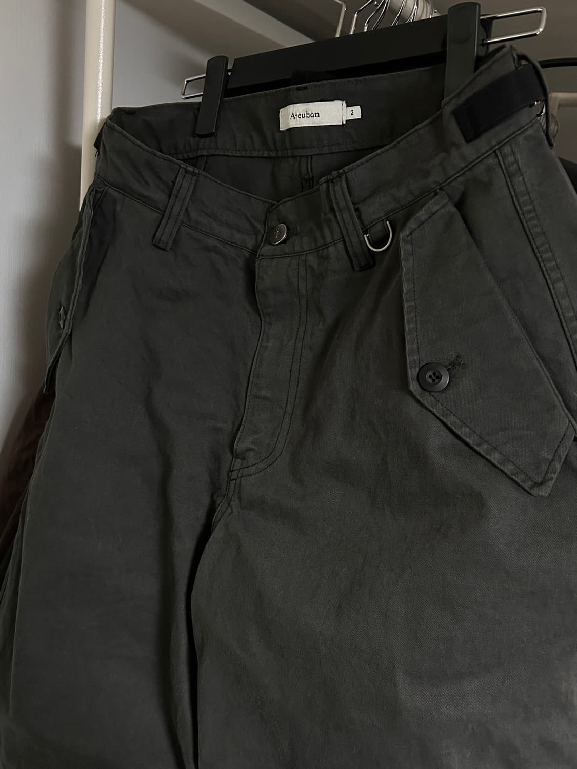 아르반 트리플 리프 커브드 팬츠 차콜 2 상품이미지5