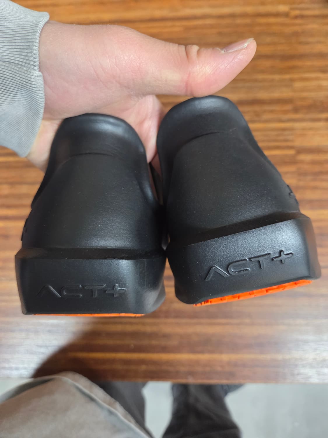 액트플러스 얼라인플러스 슬립온 280 주방화  상품이미지3