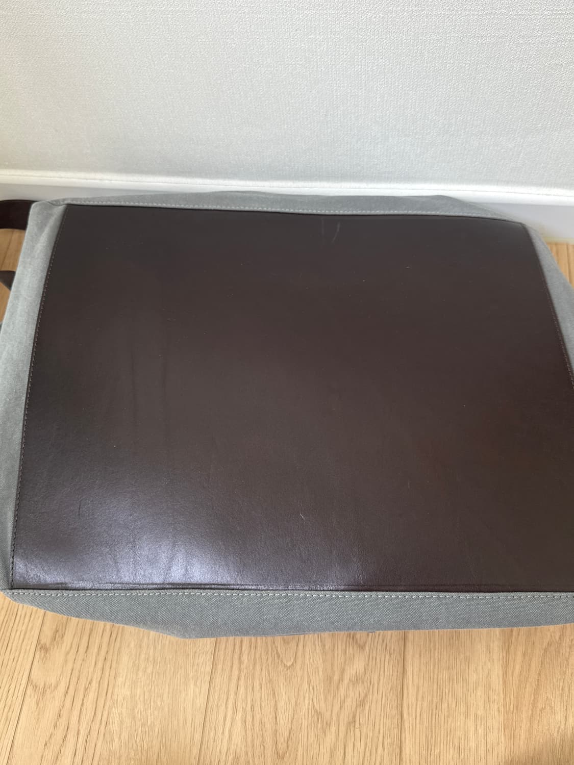 드리스반노튼 25ss 그레이 토트백 (최저가) 상품이미지4