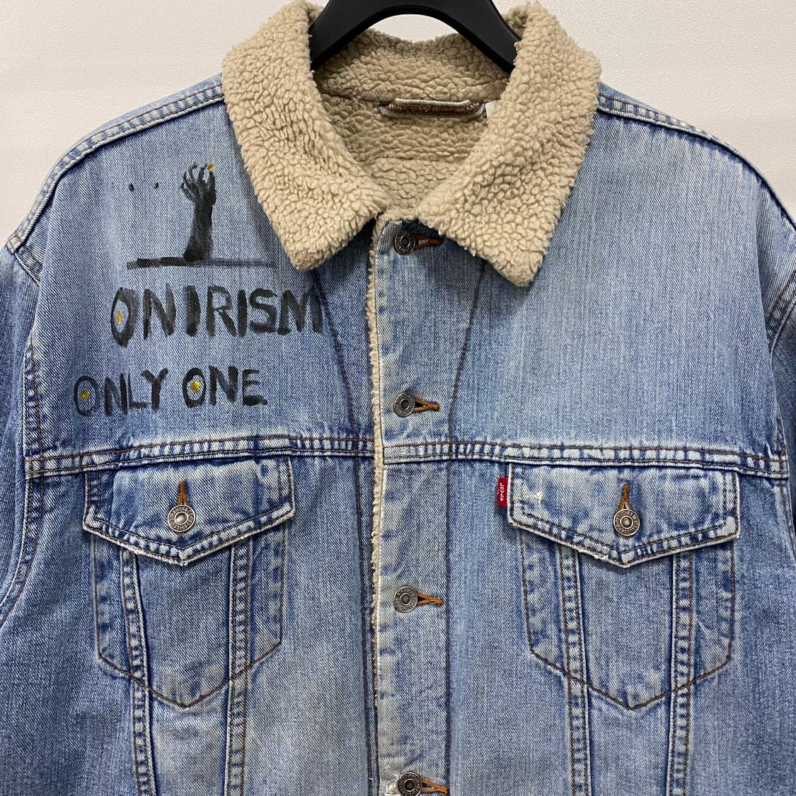 리바이스 핸드 페인팅 커스텀 쉐르파 데님 트러커 자켓 상품이미지5