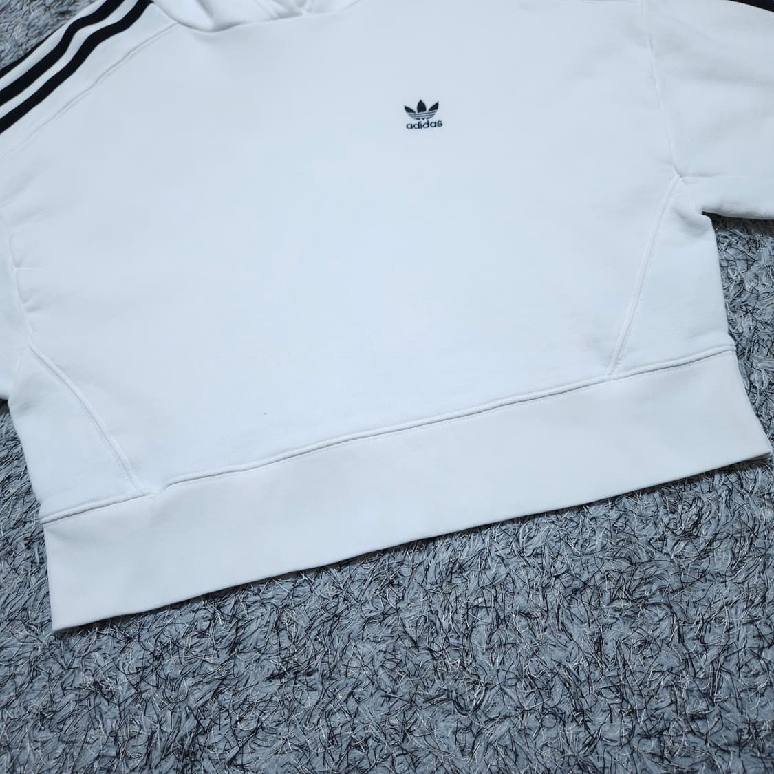 아디다스) XS 여자 크롭 후드티셔츠 / 왕눈이샵 상품이미지5