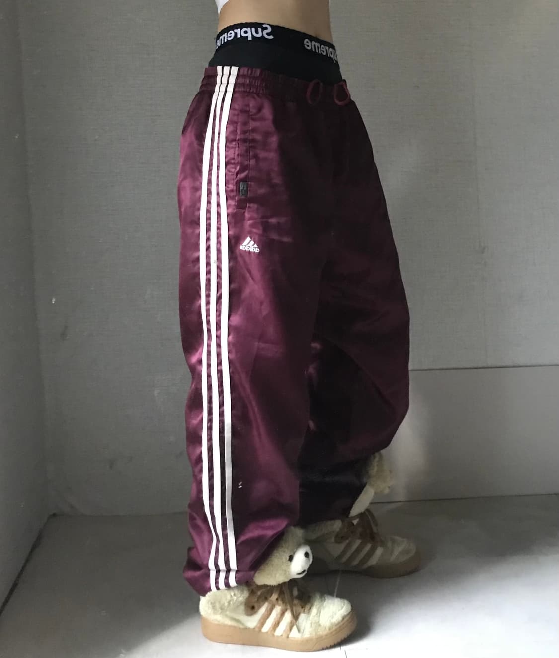 아디다스 버건디 와이드 트레이닝 팬츠 상품이미지2