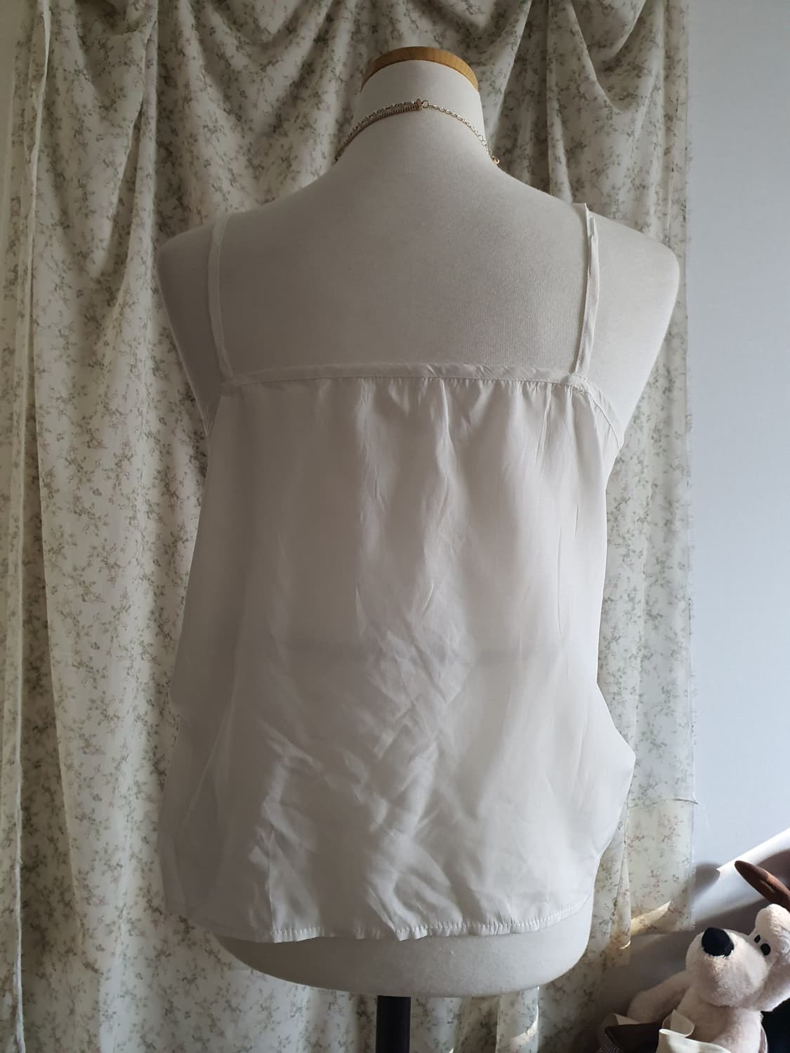 [모리걸] 화이트 리본 장식 슬리브리스 탑 나시 상품이미지4