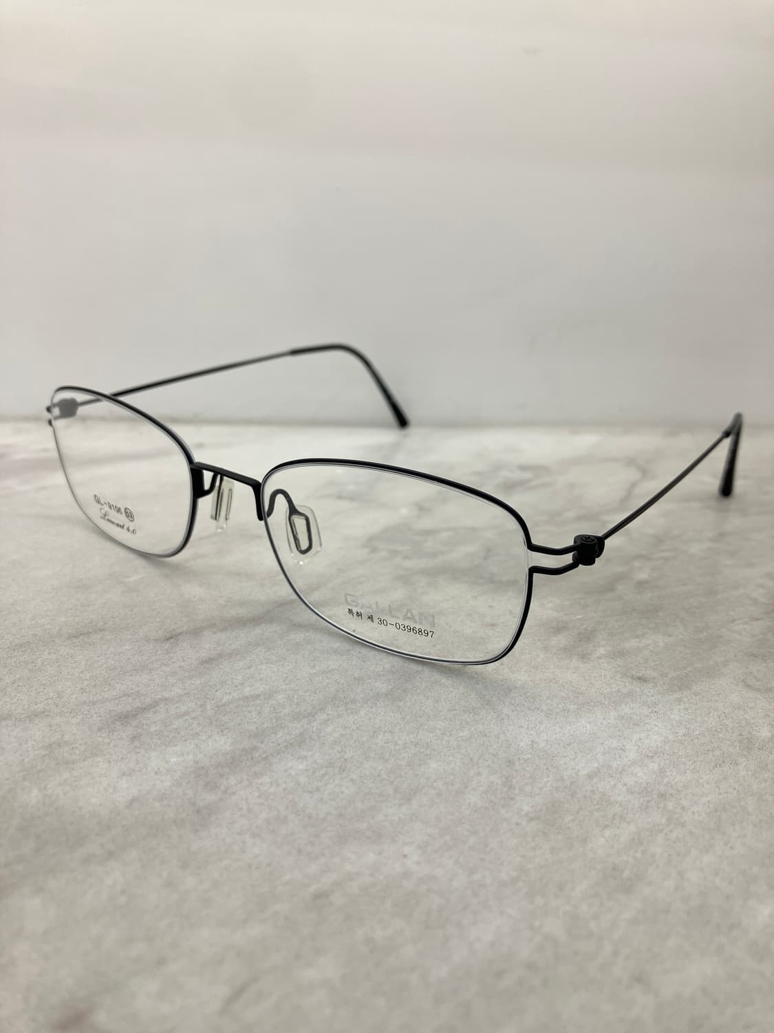 B34 갤랑 GALLAN 매트 블랙 역산각 메탈테 안경(14g) 상품이미지9