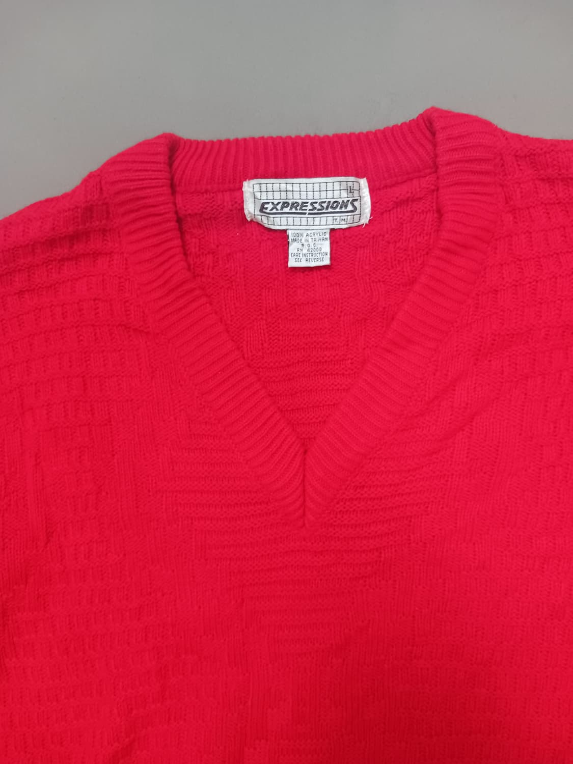 [L] 익스프레션스 레드 패턴 브이넥 니트 스웨터 상품이미지2