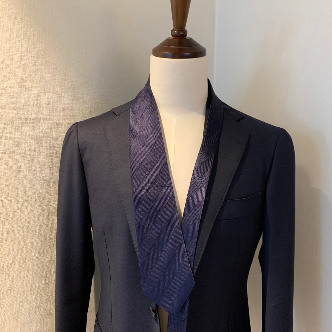 알마니(ARMANI) 네이비 레지멘탈 클래식넥타이 명품 신형라벨 A+ 상품이미지1