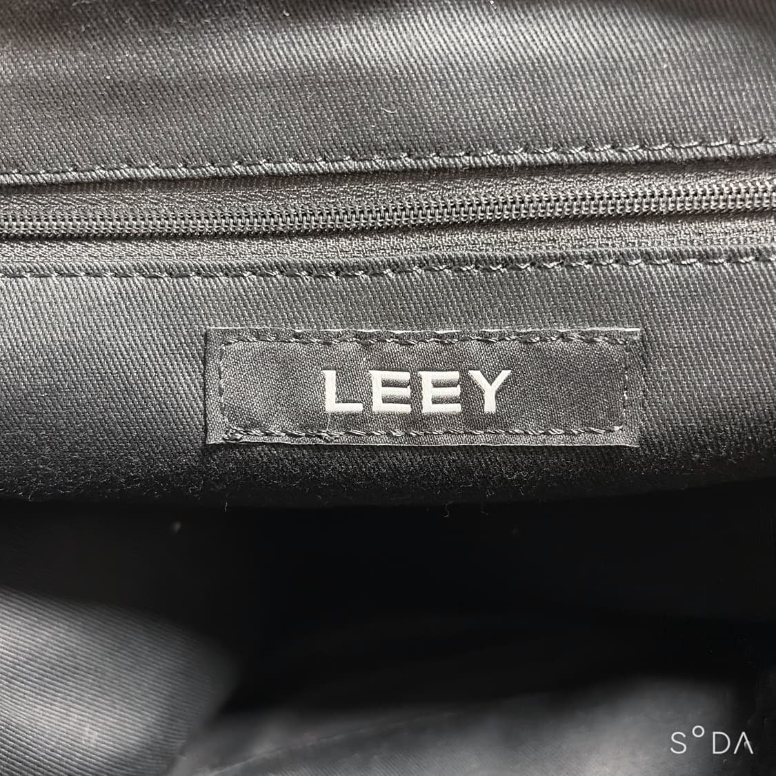 LEEY 셔링 숄더 패딩백 블랙 상품이미지7