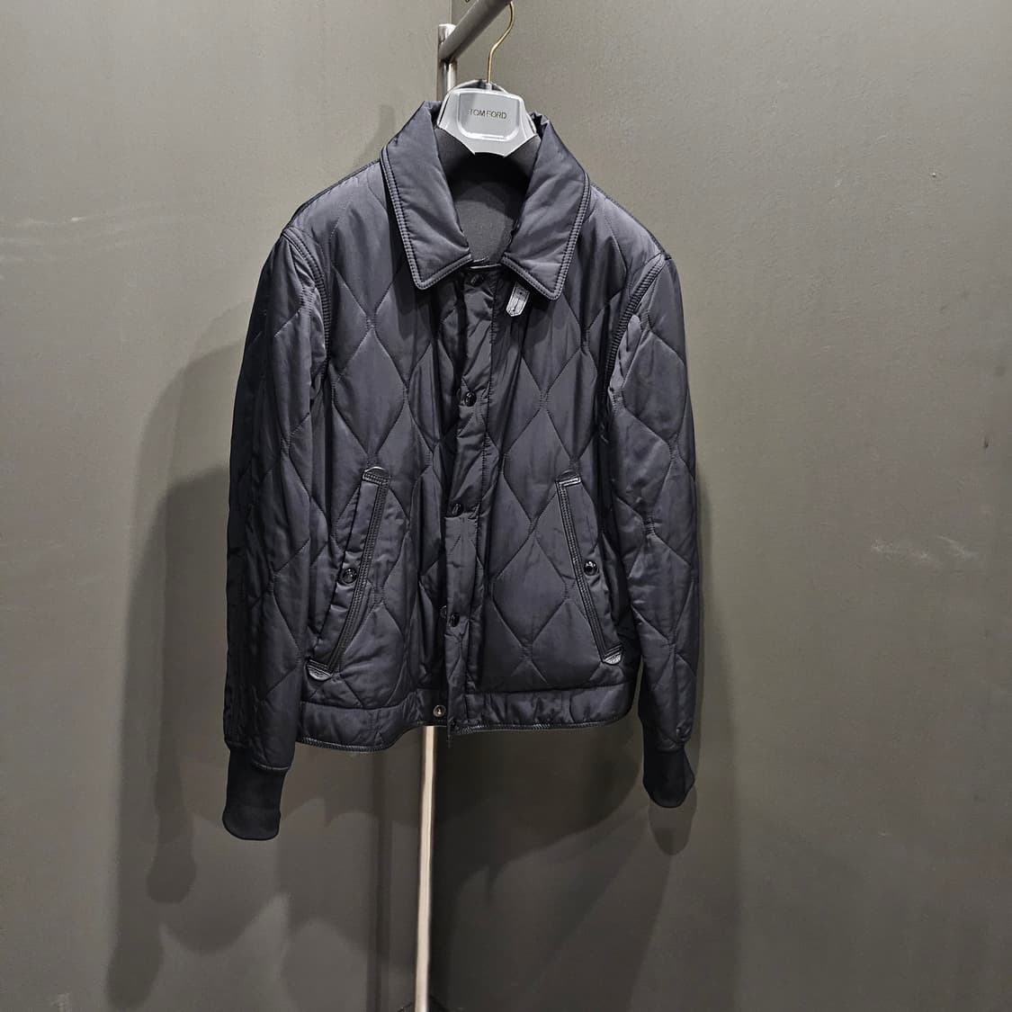 톰포드 시어링 레더트리밍 퀄팅 보머자켓 상품이미지2