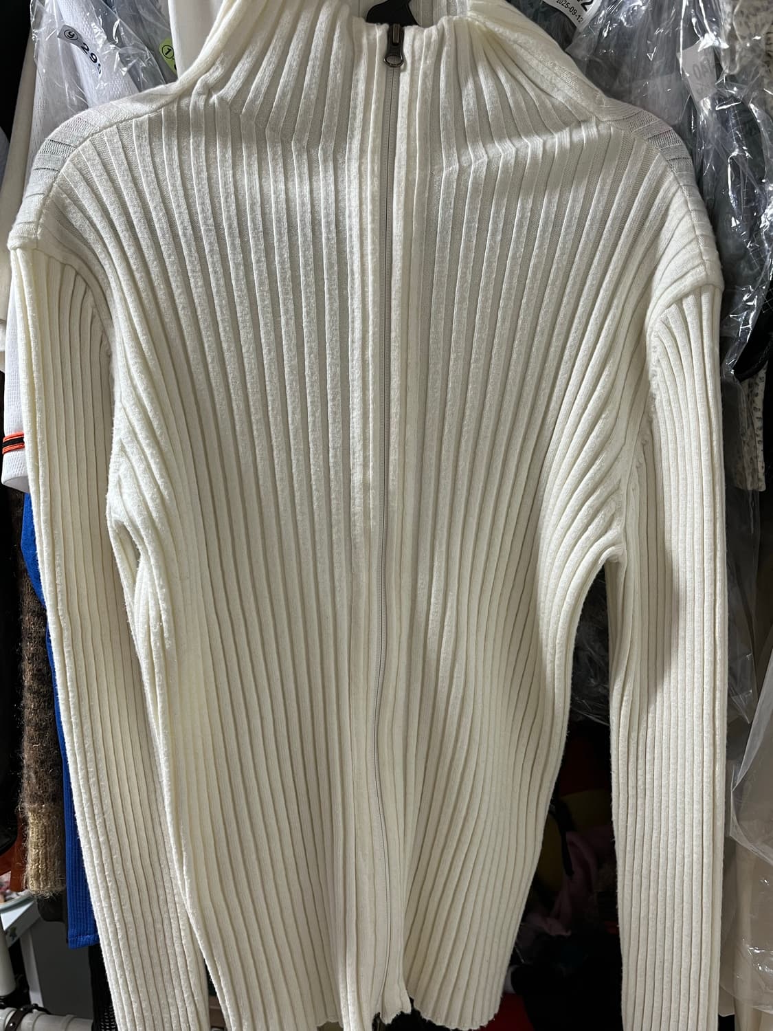 아모멘토 하이넥 집업 상품이미지2