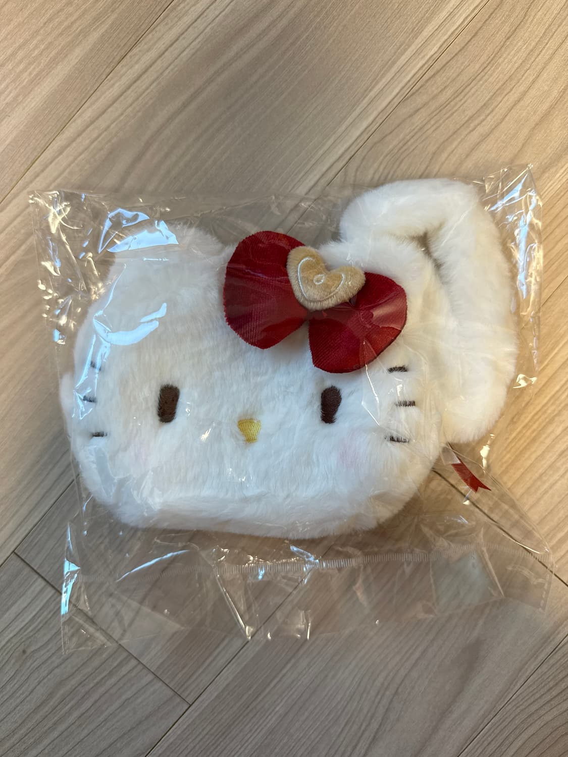 헬로키티 홀리데이 한정 파우치 상품이미지1
