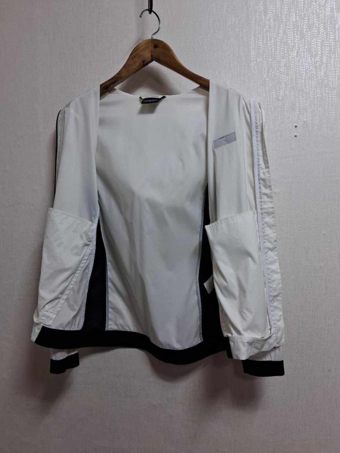 디스커버리 여성 바람막이점퍼 여성 통66정도  상품이미지3