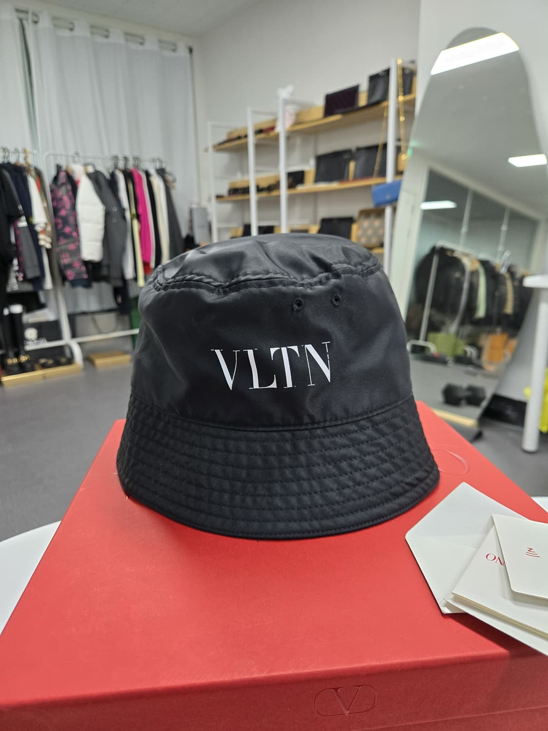 [A급컨디션]발렌티노 로고 버킷햇 상품이미지1