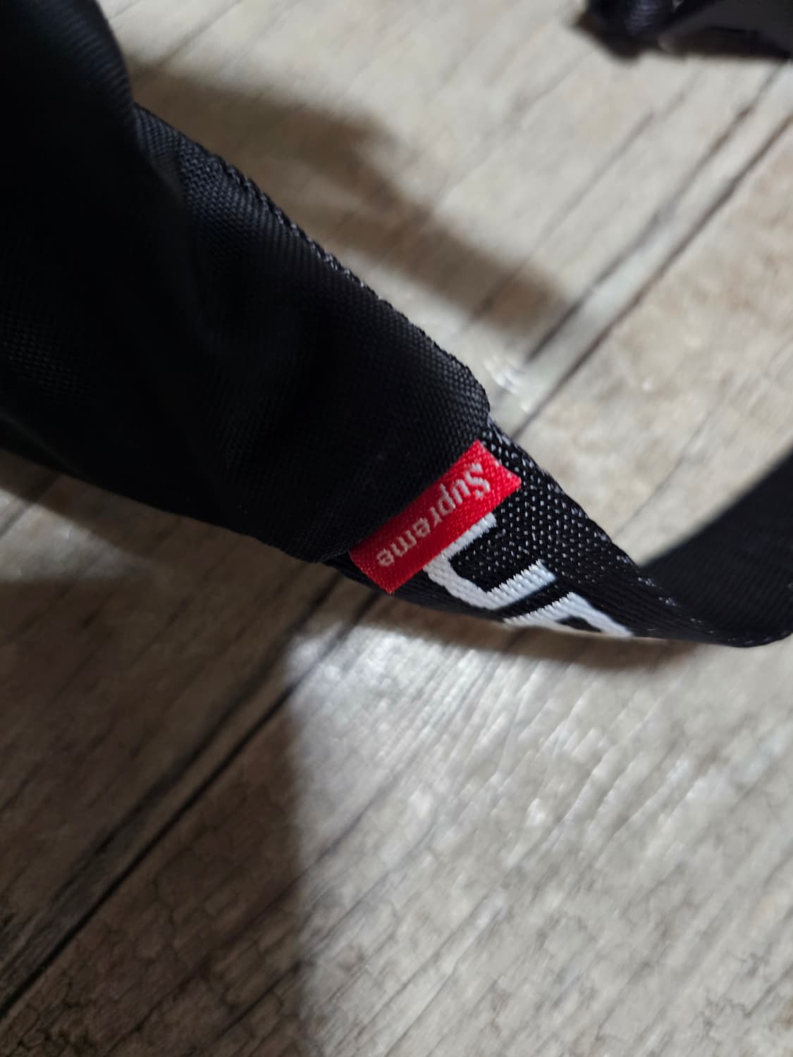 슈프림 웨이스트백 블랙 22FW 상품이미지2