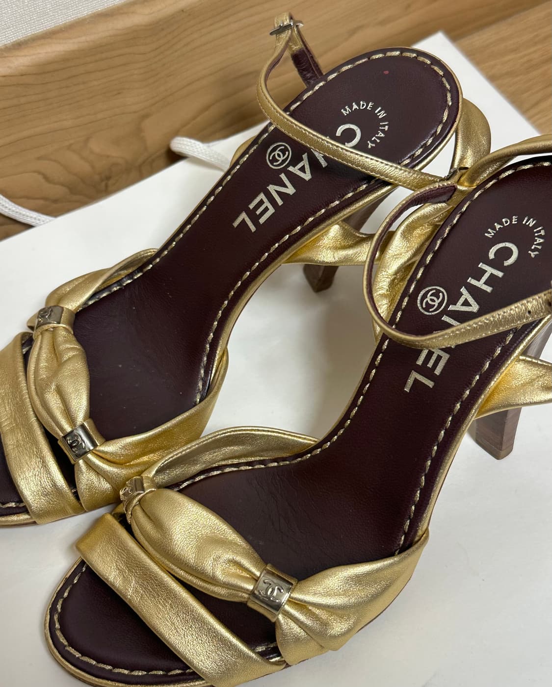 샤넬 골드 샌들 (정품)(희귀,갸루)(20일전에 구매시 할인해드려요) 상품이미지1