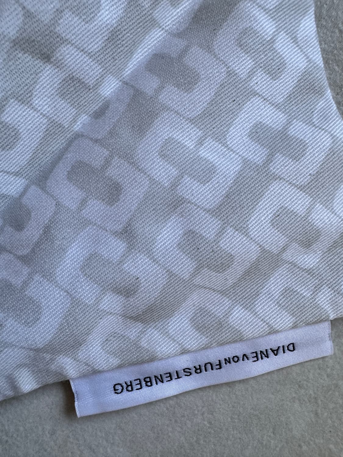 텍있는 새상품DIANE von FURSTENBERG 스웨이드 프린지 클러 상품이미지8