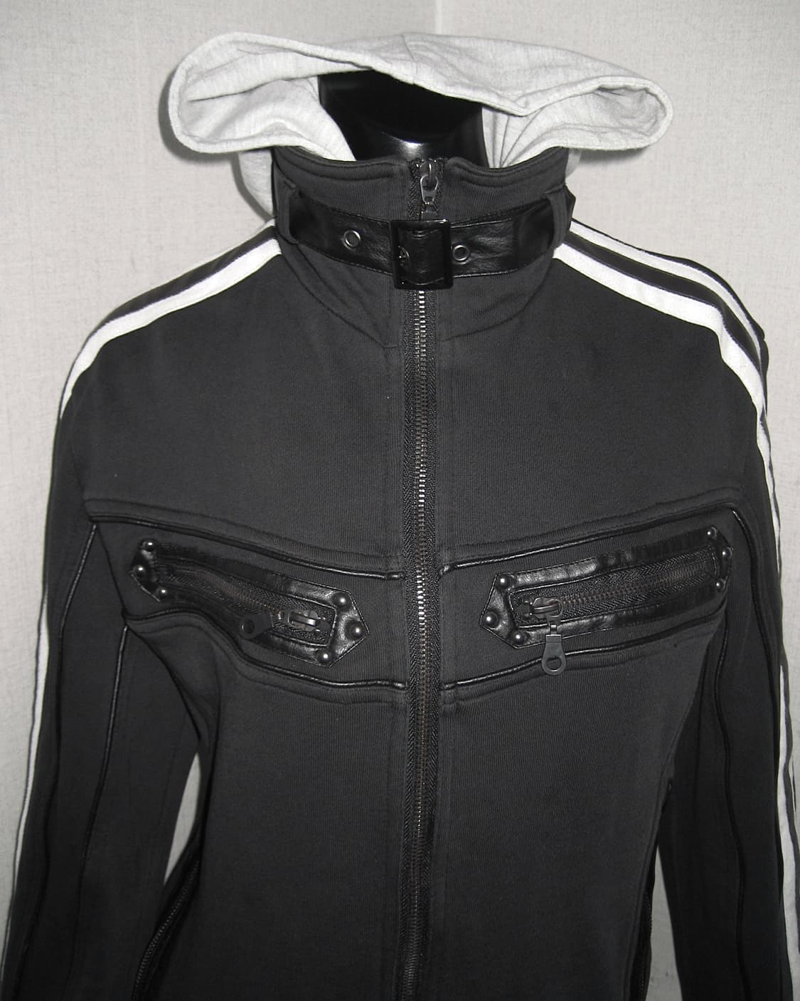 In the attic 인더아틱 후드 버클 봄버 자켓 펑크 상품이미지5