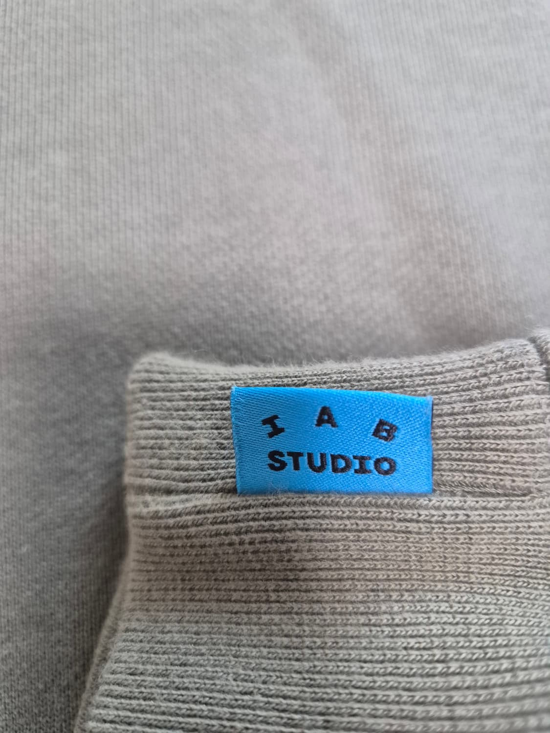 아이앱 X Helinox 맨투맨 XL 상품이미지4