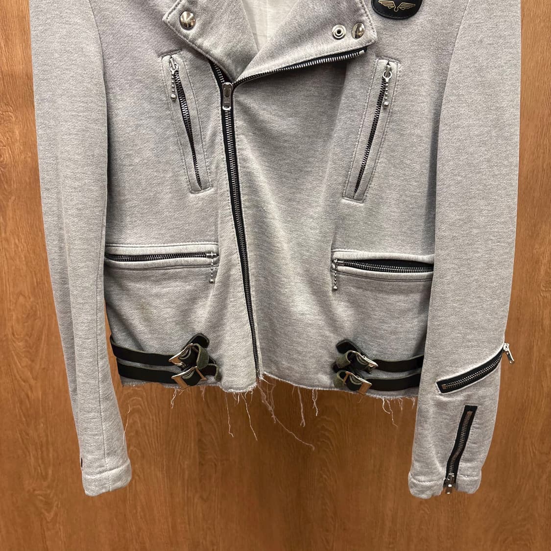 꼼데가르송 맨 스웨트 라이더 자켓 지퍼 포켓 레더 버클 디테일 그레이 상품이미지5