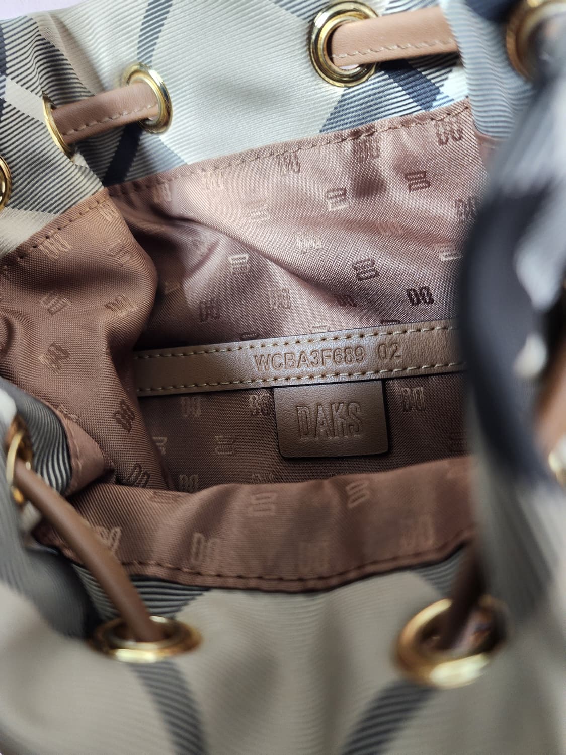 닥스 체크 버킷 크로스백 상품이미지7