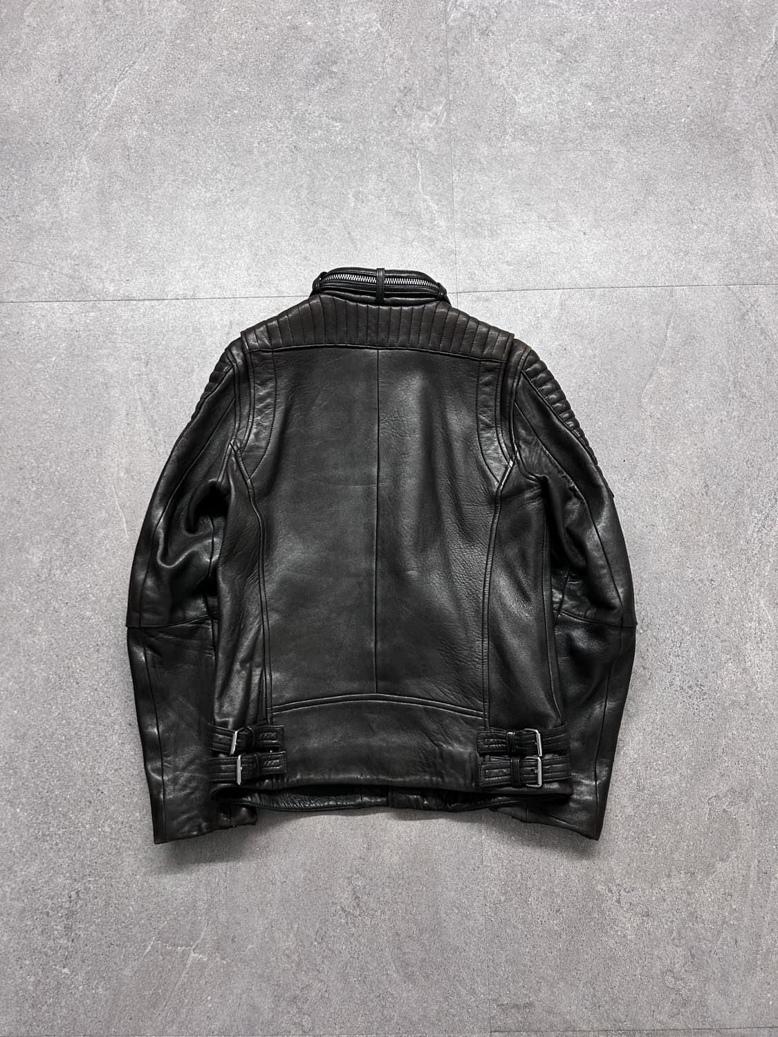 Iro 퀼티드 판넬 더블 짚 램스킨 자켓 상품이미지5