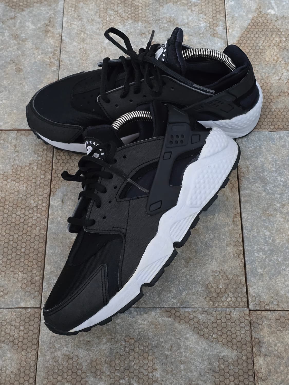 (230)나이키 에어 허라취 런 검흰 상품이미지2