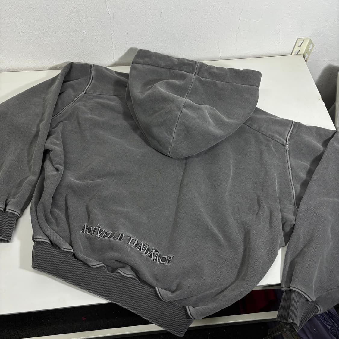 36 우먼FREE JUUNJ 준지 피그먼트 데미지 디스 크롭 오버핏 후드 상품이미지4