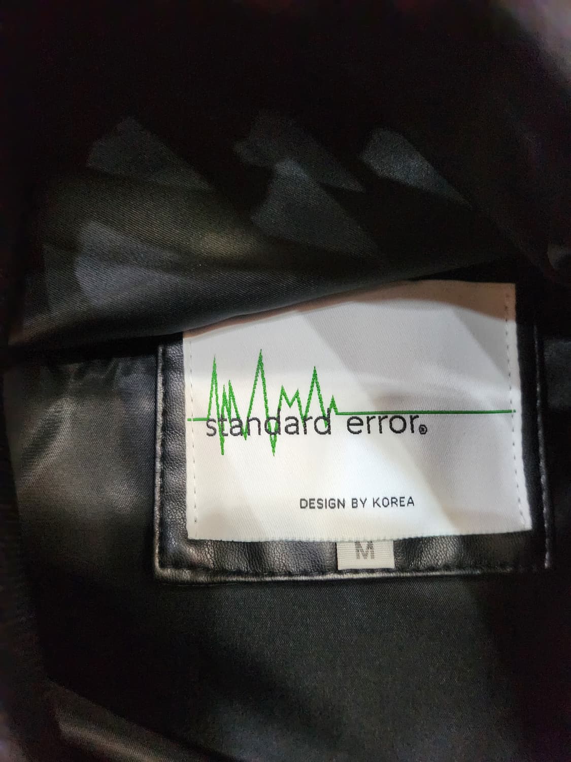 1049) 스탠다드에러 파이핑 카라 바시티 비건레더 자켓 상품이미지8