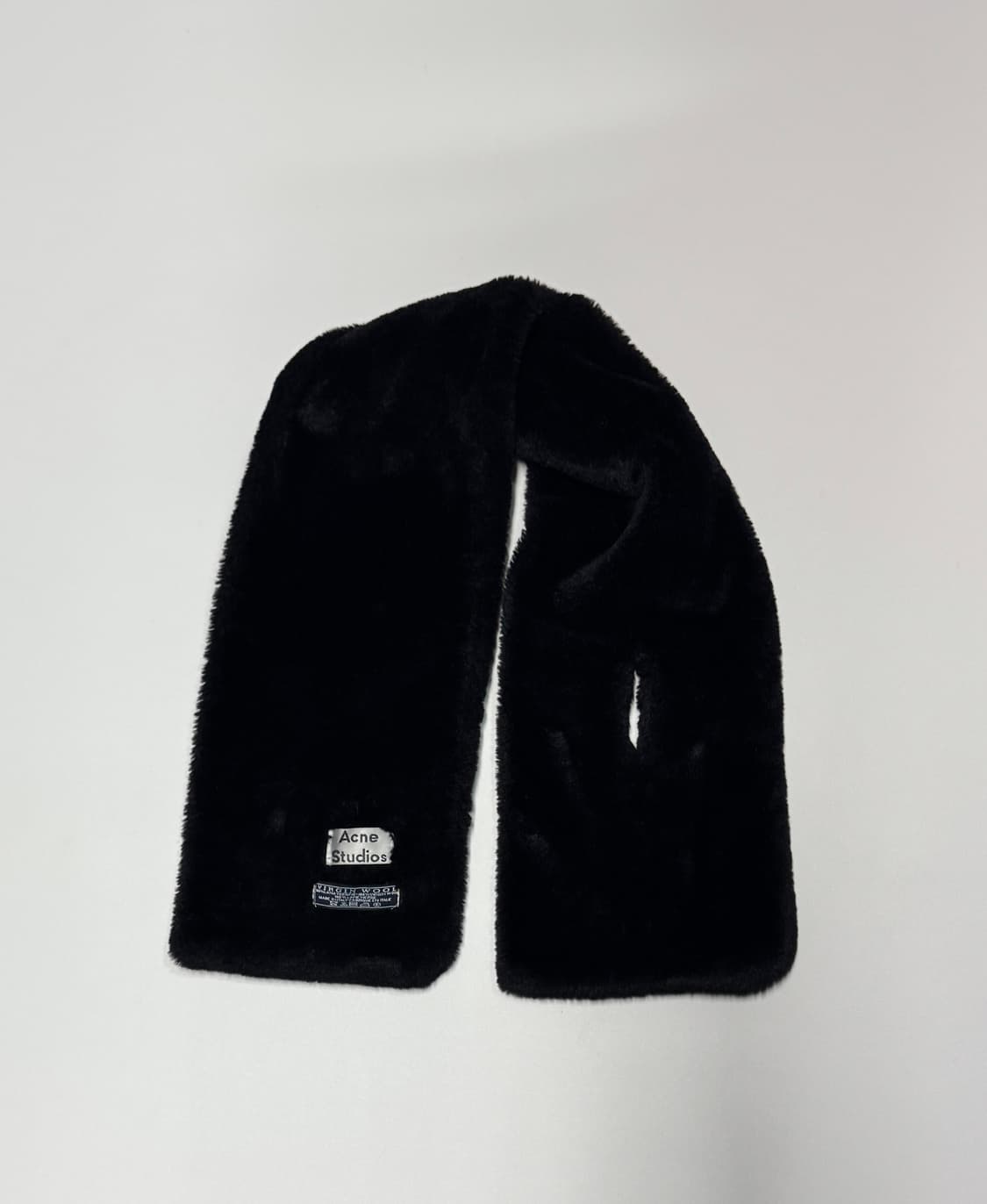 정품 아크네스튜디오 구형 라벨 페이크 퍼 머플러 블랙 상품이미지1