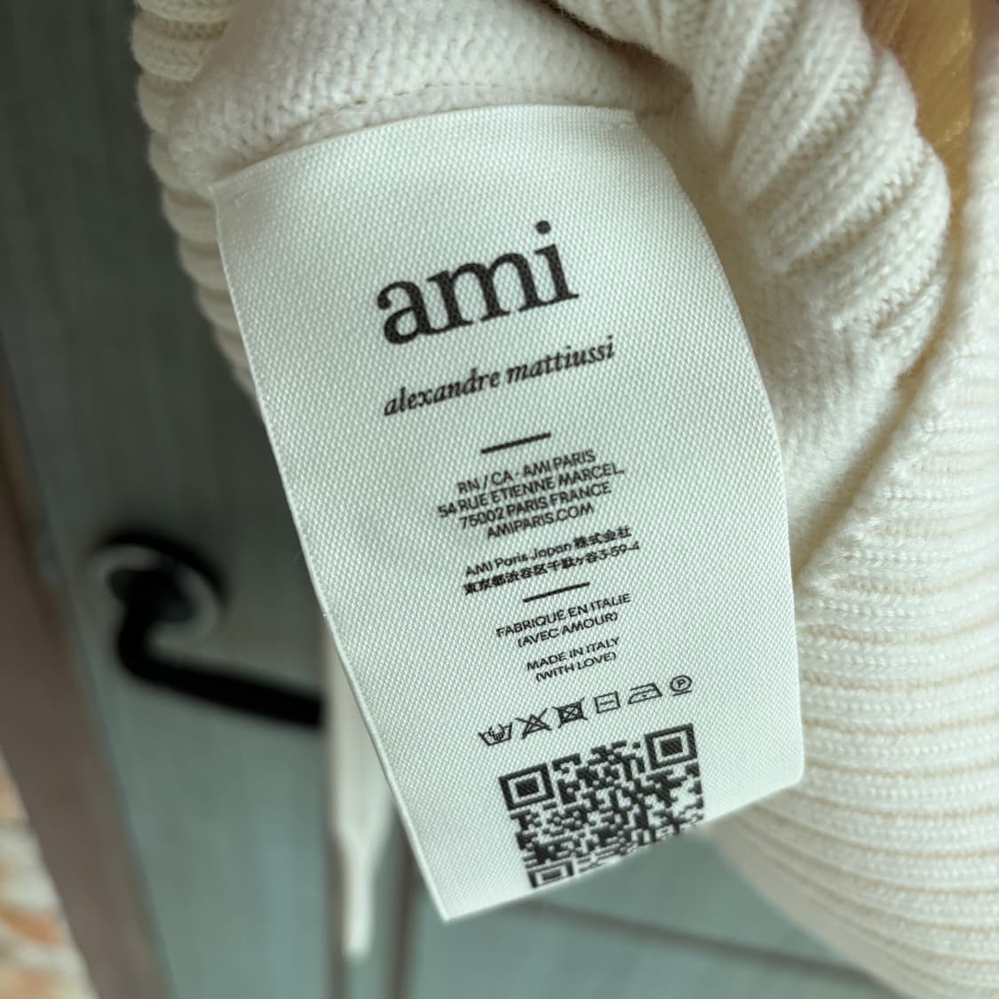 새상품(XS) 아미 하트 빅로고 터틀넥 니트 화이트 아이보리 상품이미지4