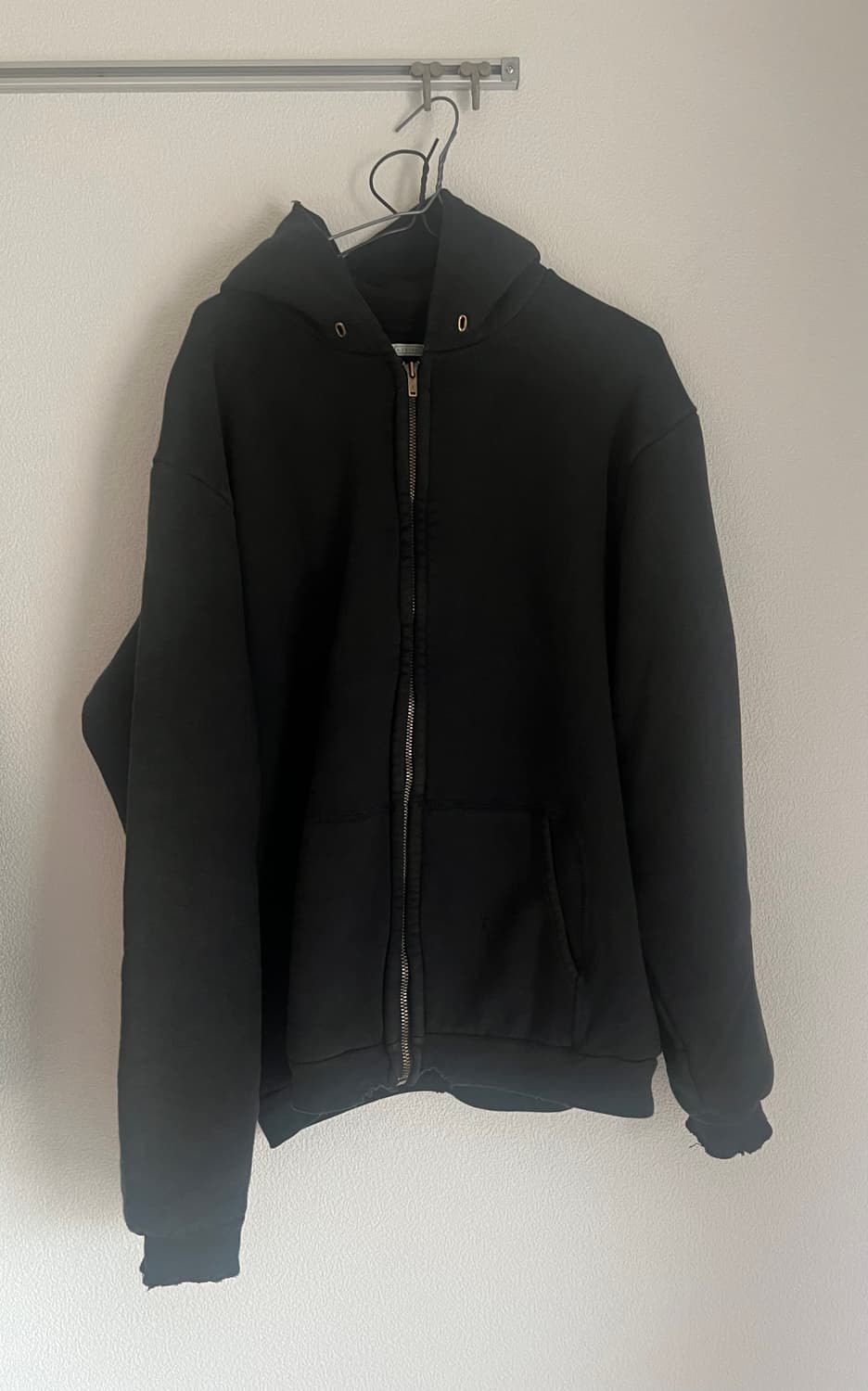 이프레쎄 25AW 빈티지 후드집업 블랙 상품이미지1