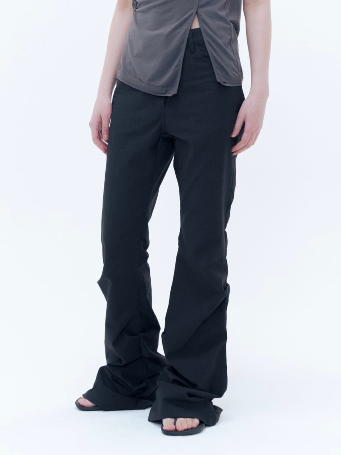 미세키서울 코튼 셔링 부츠컷 팬츠 블랙 / 1 사이즈 상품이미지1