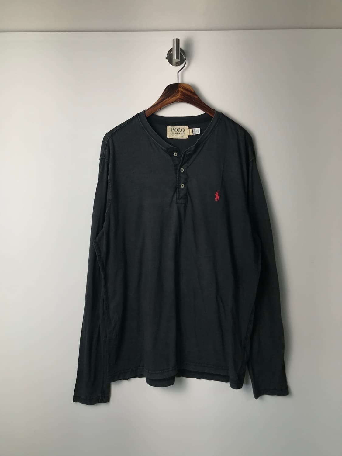 폴로 랄프로렌 데님 앤 서플라이 블랙 워싱 헨리넥 긴팔티 상품이미지2