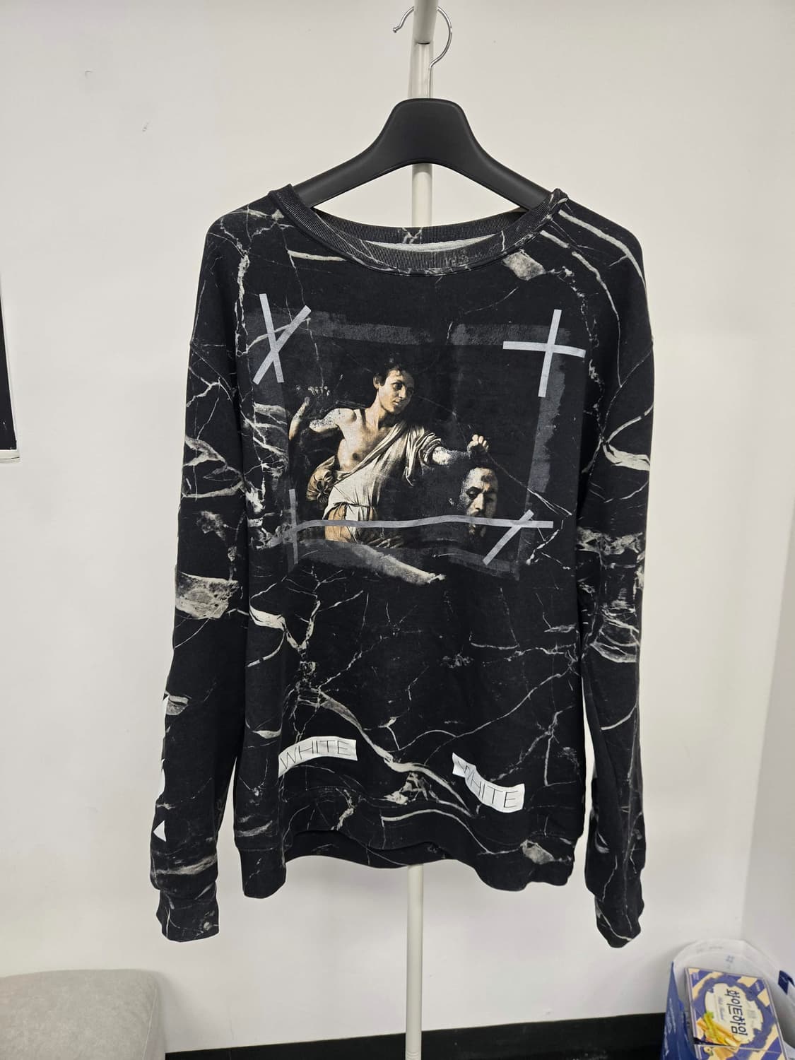 [보증서 정품] 오프화이트 에로우 맨투맨 상품이미지4