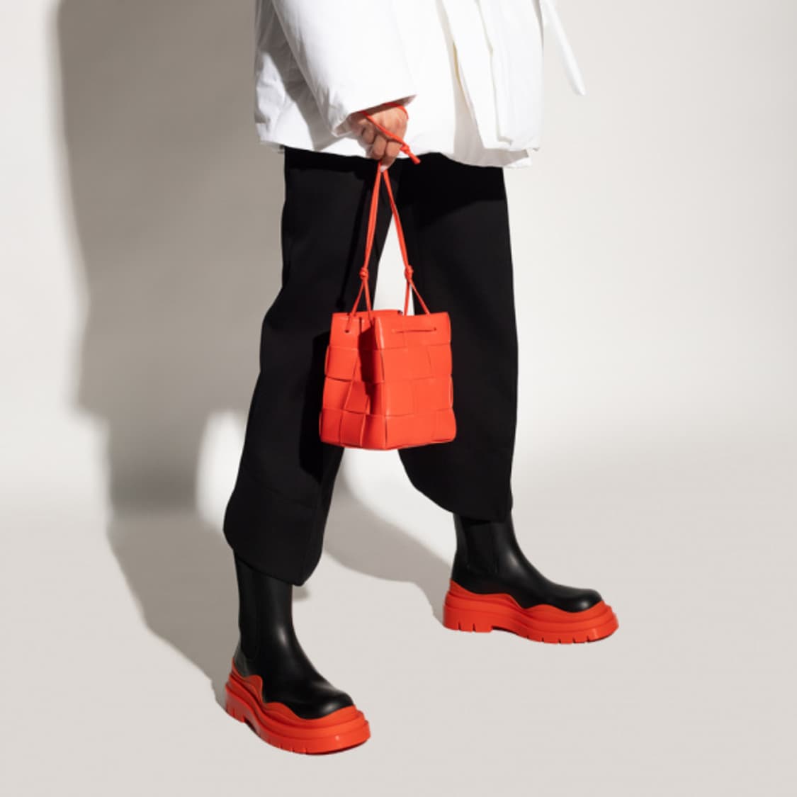 새상품 보테가 베네타 타이어 첼시 부츠 블랙 선버스트 상품이미지2