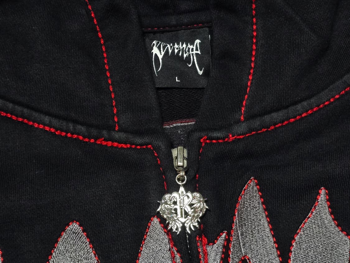 [L] REVENGE 리벤지 자수 후드 집업 블랙 레드 상품이미지5