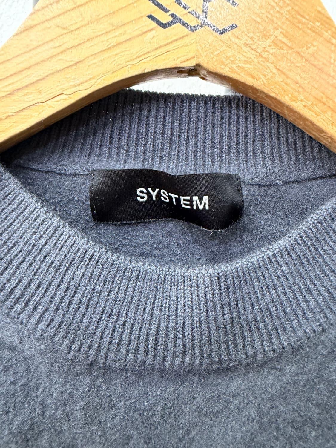 정품) SYSTEM 시스템 한섬 25ss 곰돌이 크롭 니트 90F 상품이미지5