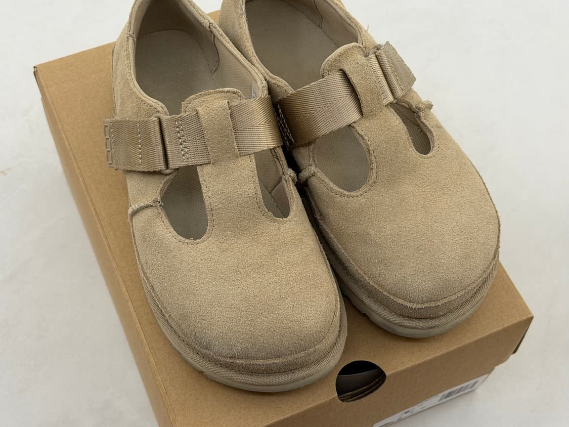 어그 골드스타 메리제인 샌드베이지 230 (6사이즈) 팝니다 상품이미지1