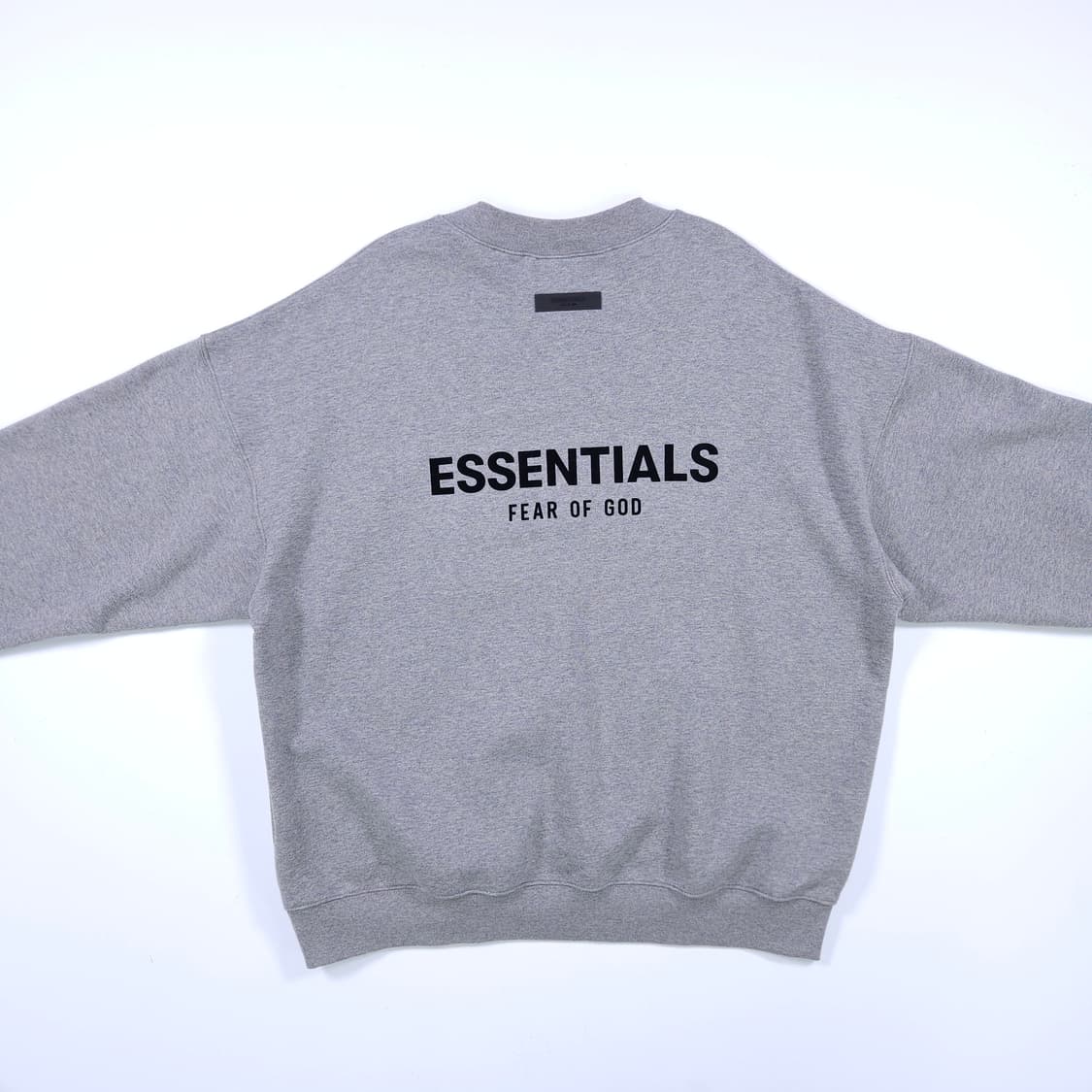 에센셜 맨투맨 상품이미지6