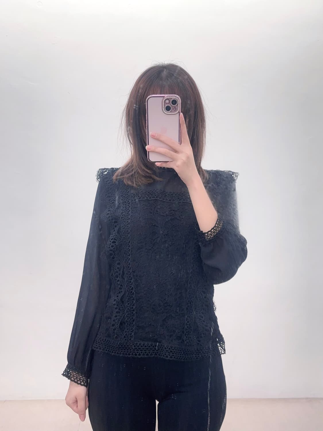 majestic legon 마제스틱레곤 고딕풍 블랙 레이스 펀칭 블라우스 상품이미지1