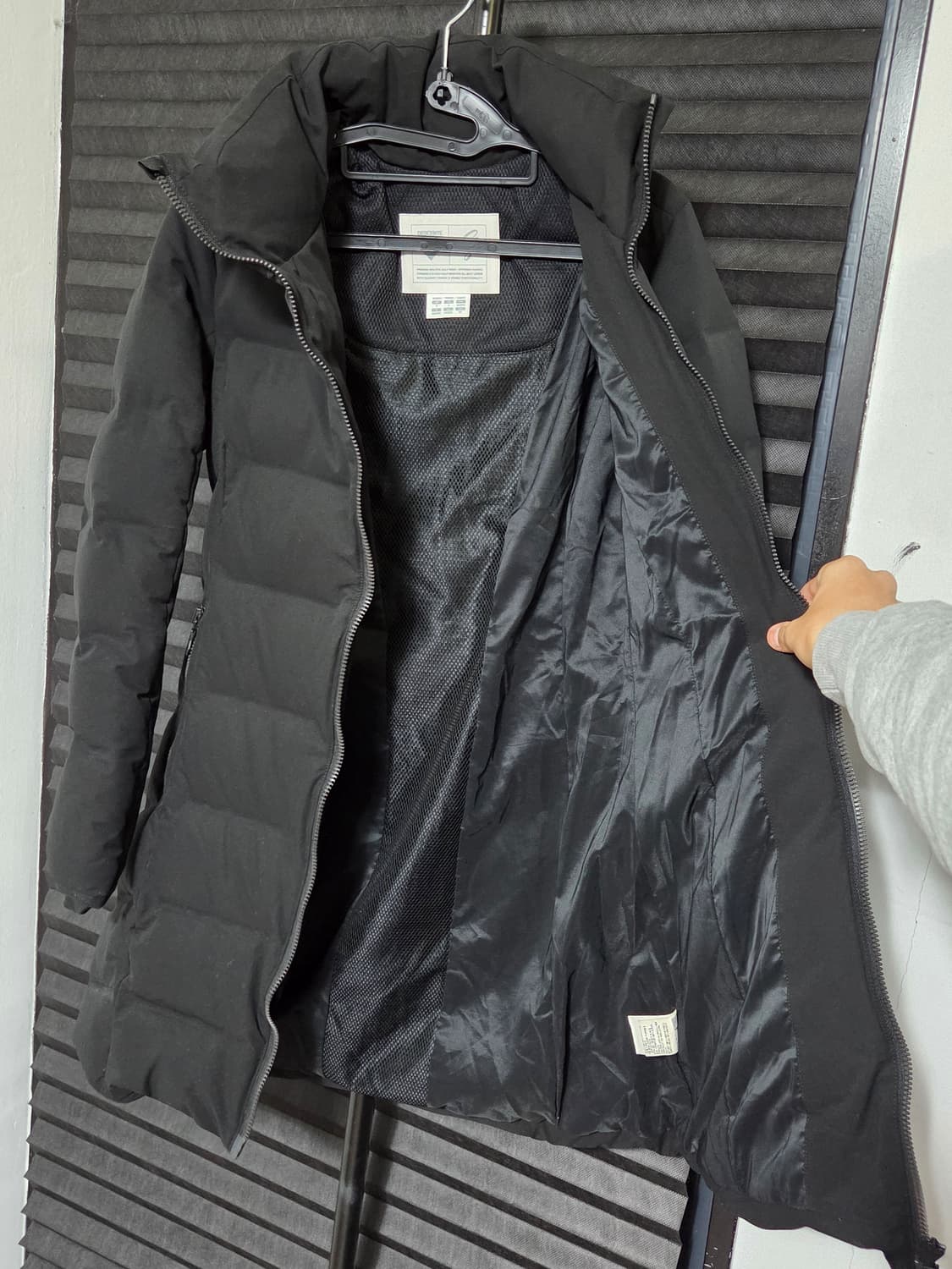 [데상트] 덕다운 하프롱패딩 판매합니다. 상품이미지5