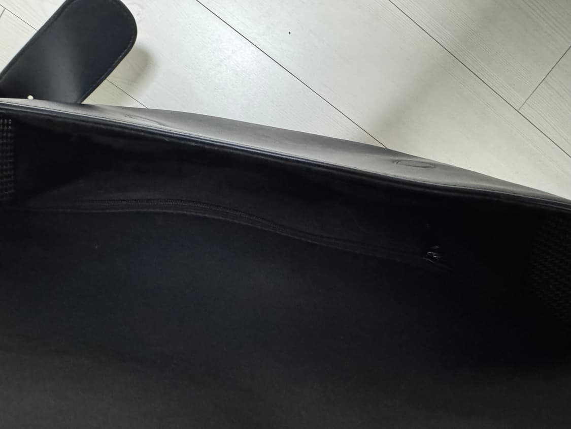 남성 가죽 크로스백 블랙 상품이미지3