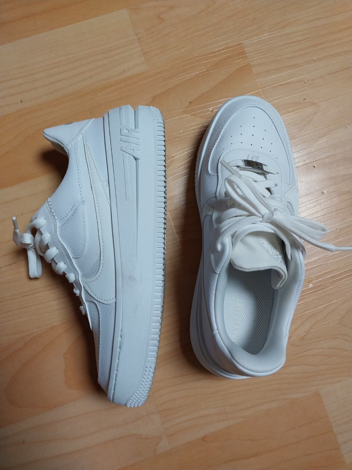 나이키 에어포스 1 플랫폼 트리플 화이트 240 팝니다 상품이미지4