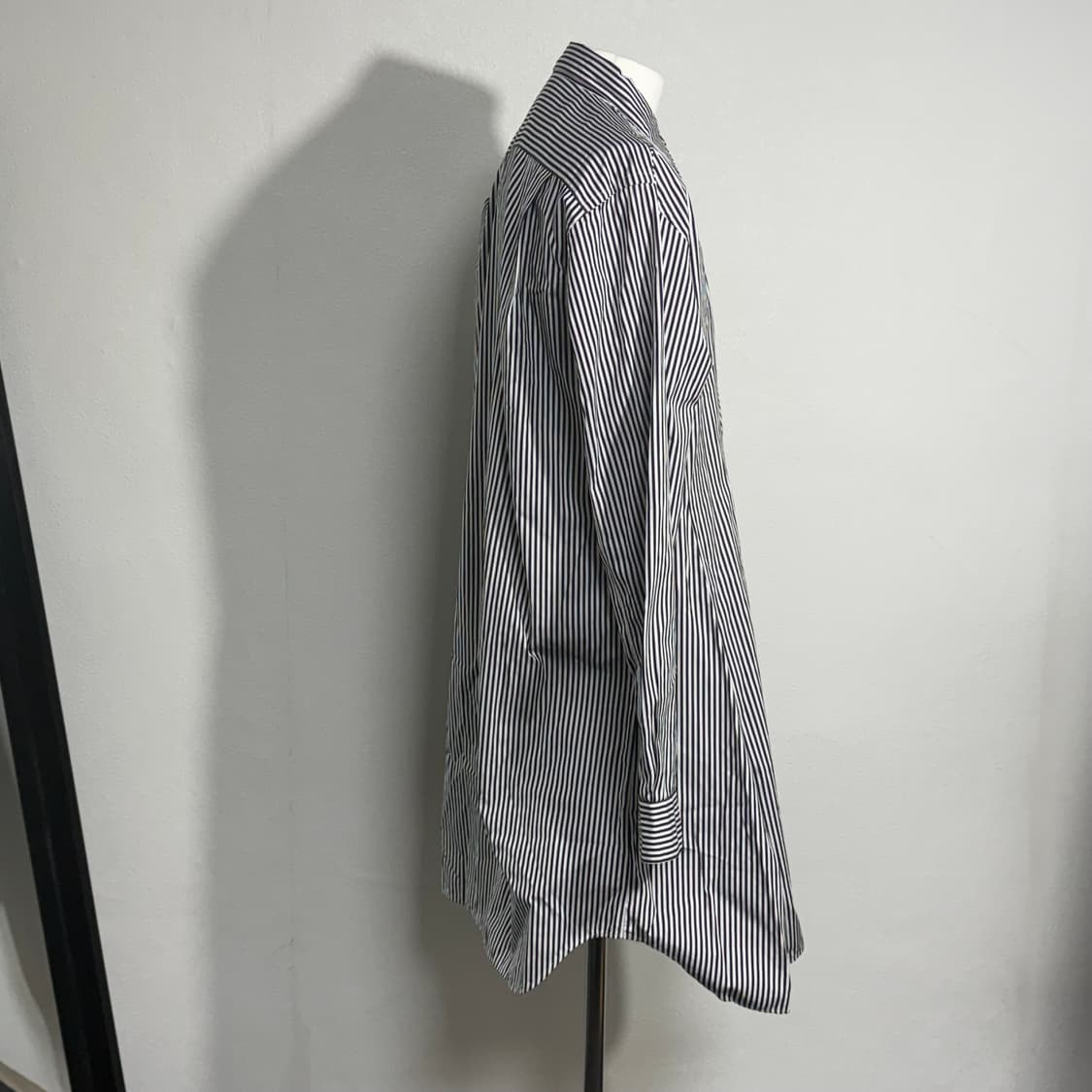 23aw 꼼데가르송 옴므플러스 스트라이프 플레어 롱셔츠 m 상품이미지2