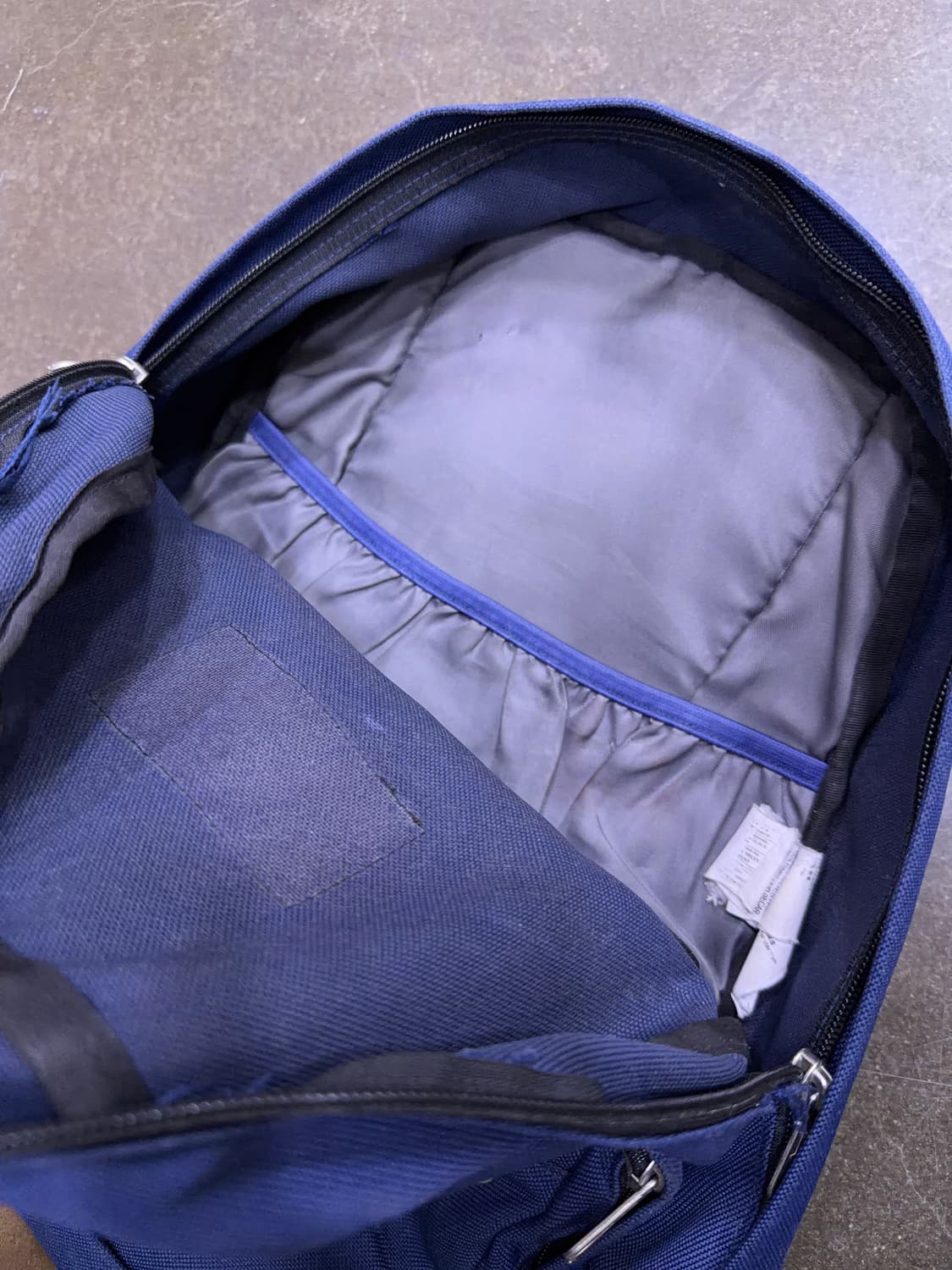 잔스포츠 라이트 스웨이드 네이비 백팩 상품이미지6