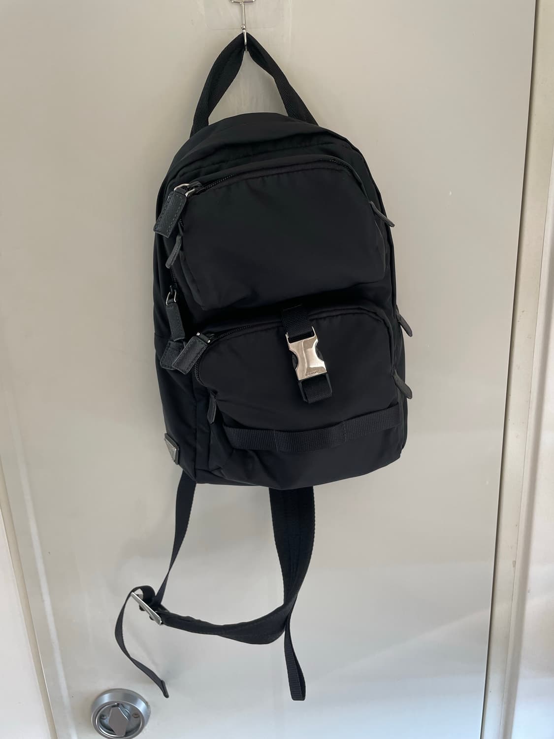 프라다 리나일론 슬링백팩 상품이미지1