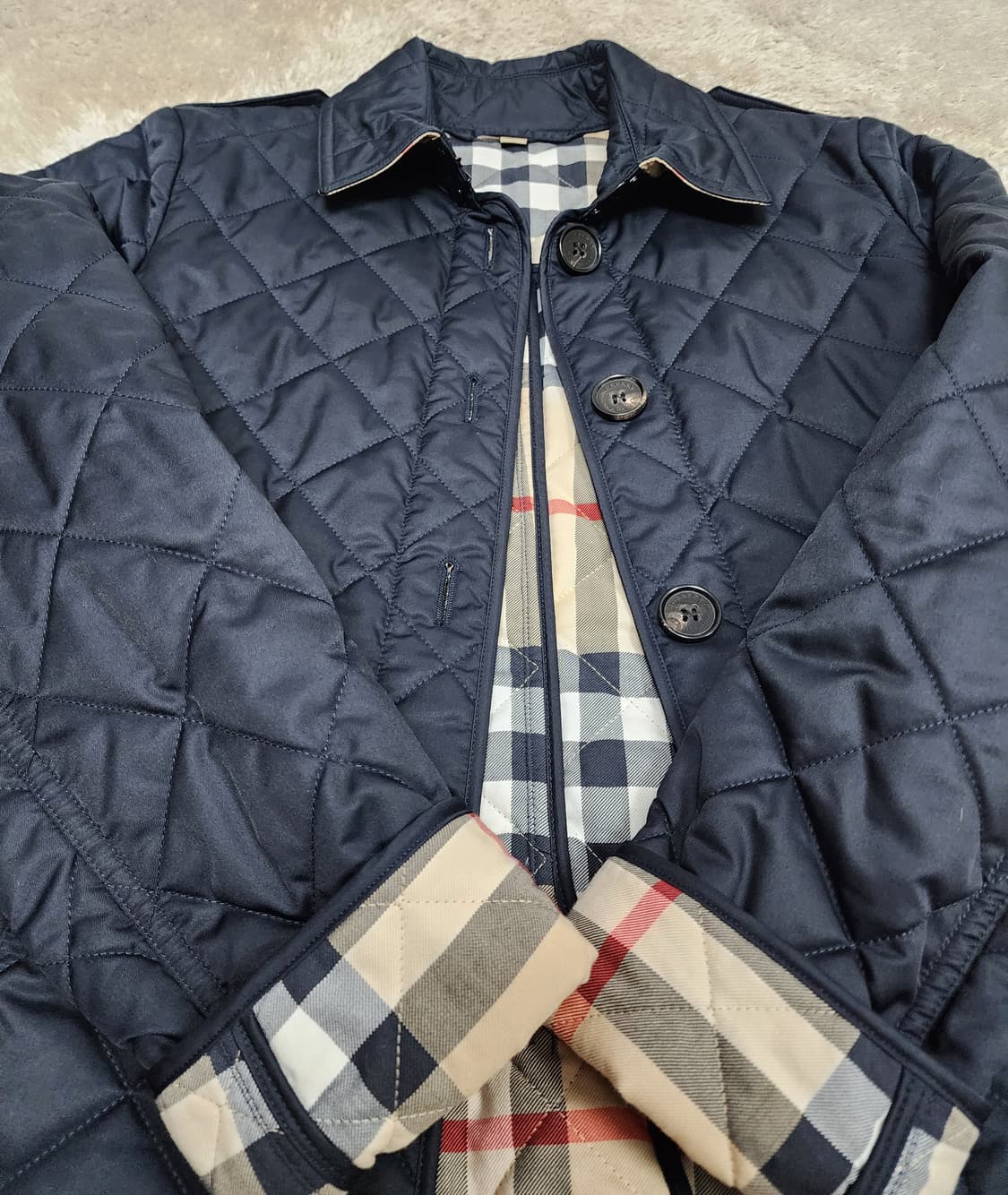 버버리 다이아몬드 퀼팅 자켓 정품 s 애쉬허스트 상품이미지3