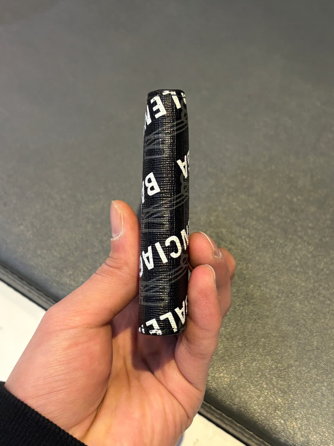 발렌시아가 BB 모노그램 로고 반지갑 블랙 상품이미지8