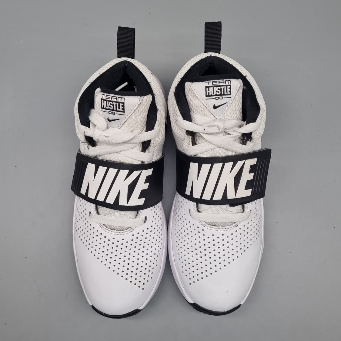 나이키 팀허슬 d8 운동화240 상품이미지2